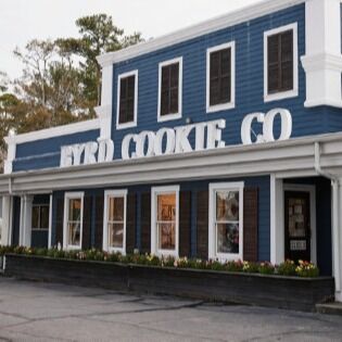 GHS dedica un marcador histórico a Byrd Cookie Company
