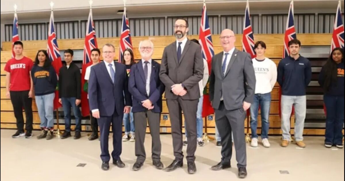 Ontario invierte 242 millones de dólares en colegios y universidades durante el anuncio en Kingston