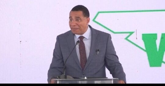 El primer ministro presiona para que se invierta en tecnología de vanguardia para impulsar la productividad