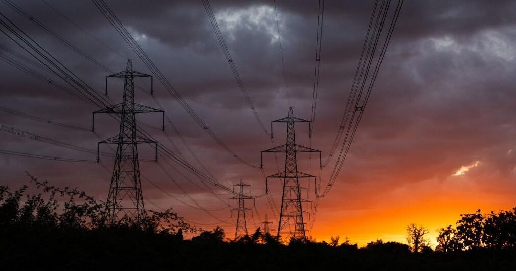Gobierno expide decreto que limita el costo de la energía eléctrica en Colombia