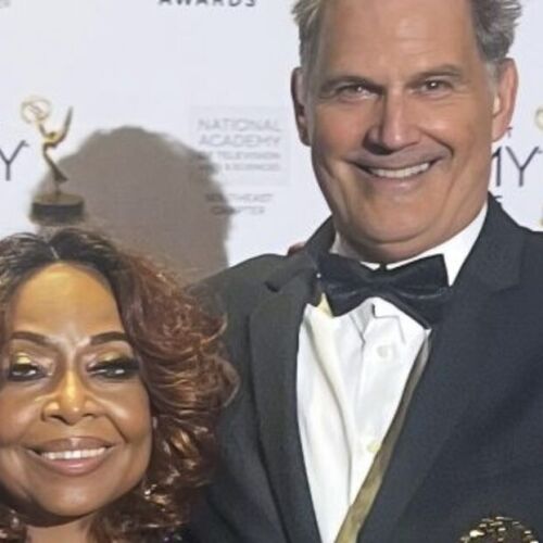 El profesor de SCAD DW Moffett fue galardonado en los Premios Emmy del Sudeste 2025