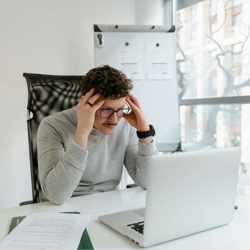 Ciberamenazas que imitan herramientas de inteligencia artificial, como ChatGPT, aumentan 115% en 2025