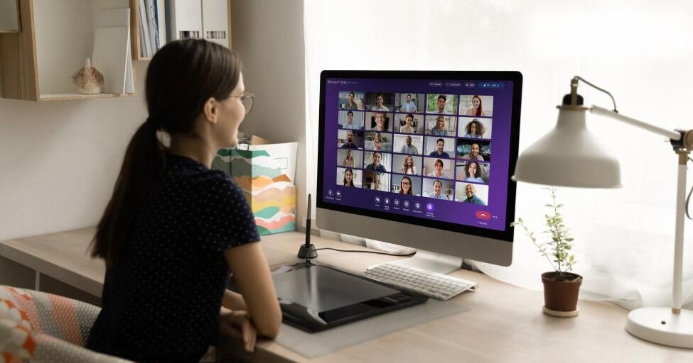 Colaboración inteligente: cómo la IA de Bitrix24 mejora la comunicación en equipos remotos