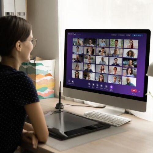 Colaboración inteligente: cómo la IA de Bitrix24 mejora la comunicación en equipos remotos