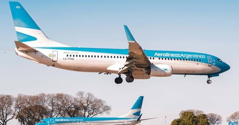 Aerolíneas Argentinas suspende ocho aviones por precaución