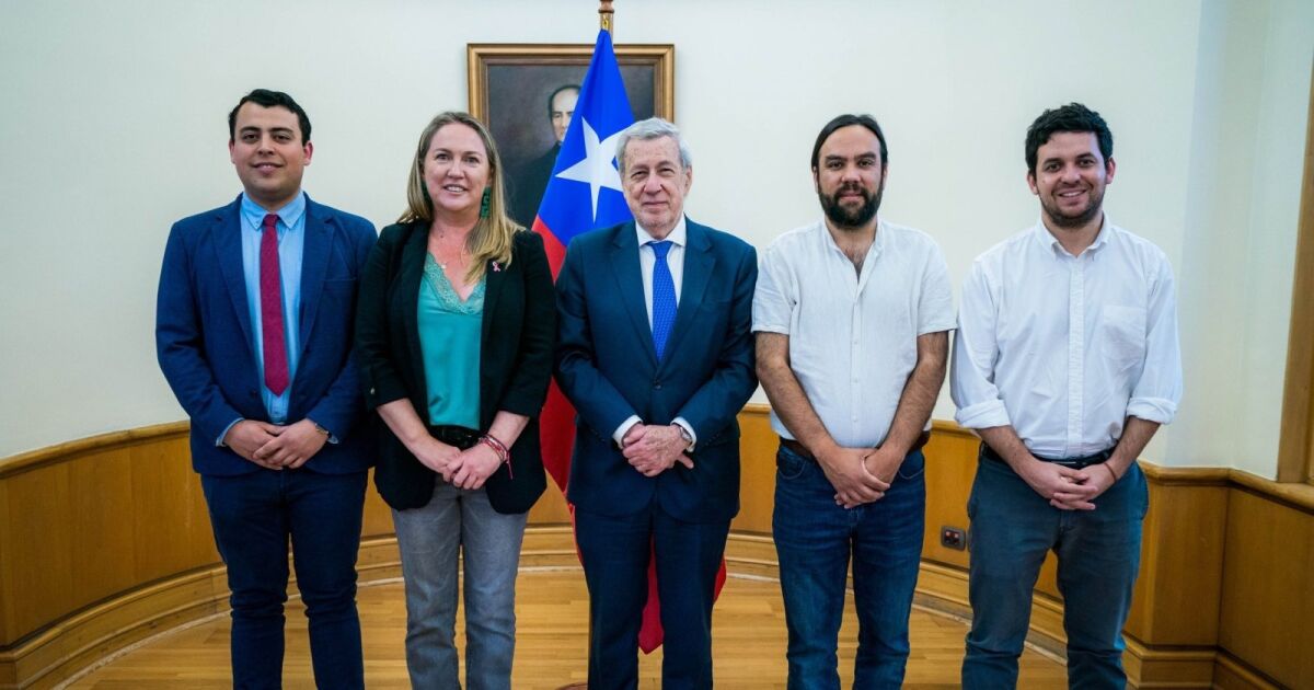 Ministro se reúne con la Asociación Chilena de Municipalidades y aborda agenda climática