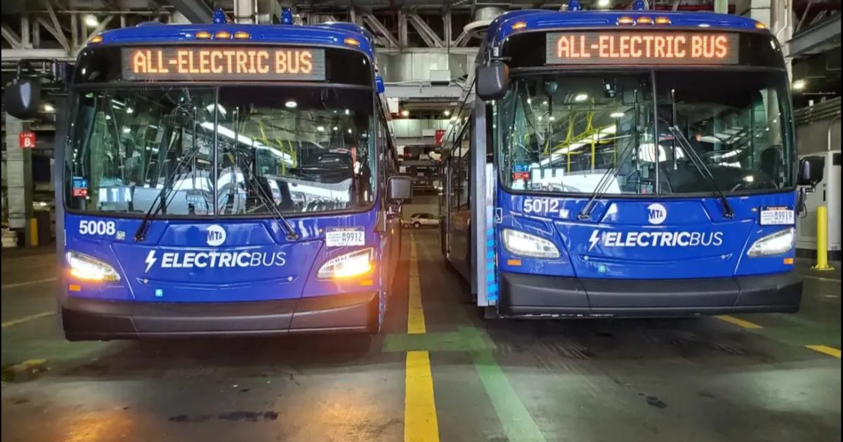 MTA estrena nuevo centro de carga de autobuses eléctricos en la estación de Queens