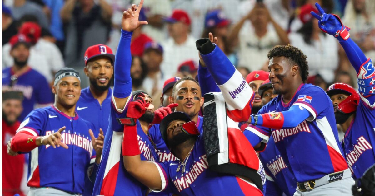 RD gana duelo a Venezuela y avanza invicto Clásico Mundial