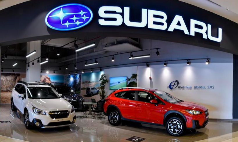 Avelino Abreu da apertura a su nuevo showroom Subaru