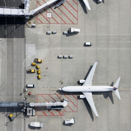 Inteligencia artificial mejora la estabilidad operativa aérea: OAG y Microsoft