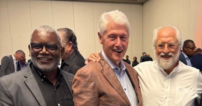 Clinton e InterEnergy respaldan la recuperación de Jamaica y su avance hacia una mayor resiliencia energética