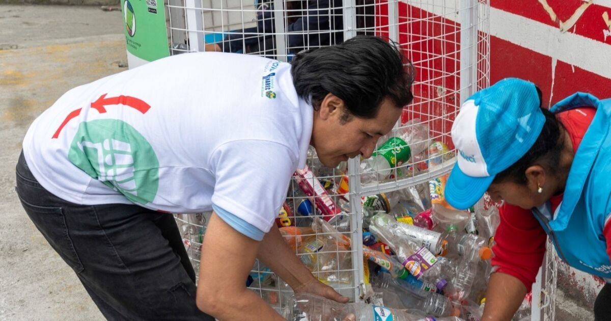Cada botella recuperada cuenta una historia: Coca-Cola Ecuador  destaca la labor de las personas recicladoras de base