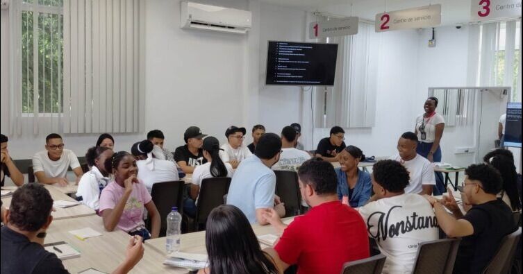 Indra Group lanza academia Urabá para fortalecer talento tecnológico y la inclusión laboral en la región