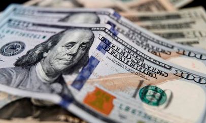El dólar se recupera después del mes más débil en una década