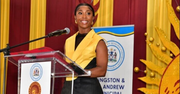 Shelly-Ann Fraser-Pryce insta a los jóvenes atletas a perseguir sus sueños