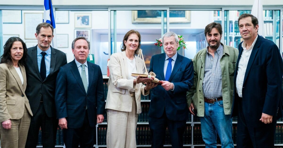 Canciller encabeza ceremonia de donación bibliográfica al Ministerio de Relaciones Exteriores en memoria del exembajador José Miguel Barros Franco