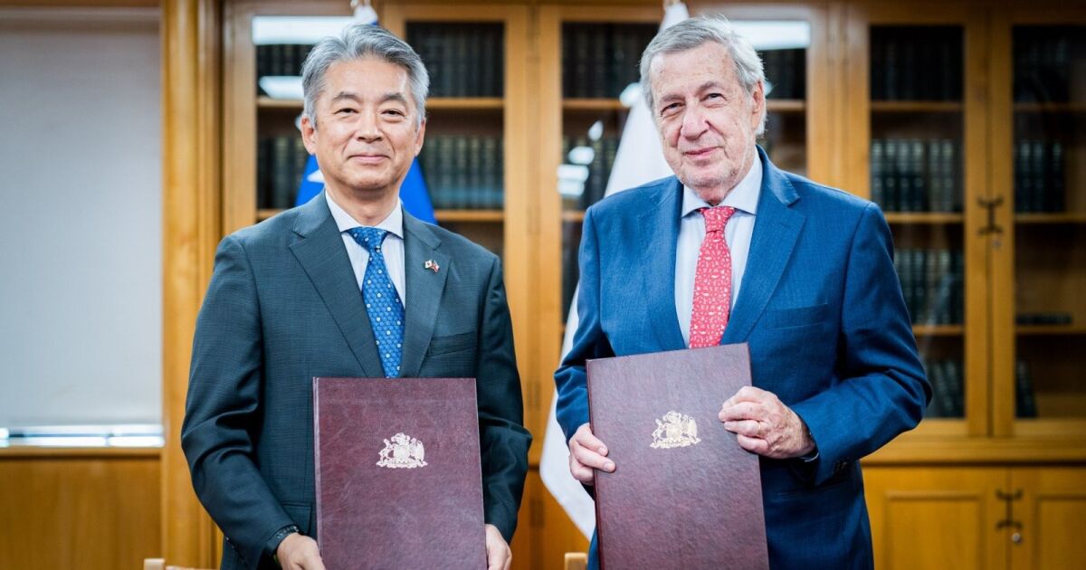 Chile y Japón firman acuerdo para la transacción de créditos de carbono