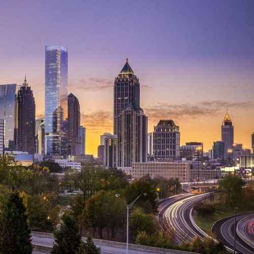 Atlanta impondrá toque de queda juvenil durante Thanksgiving Day