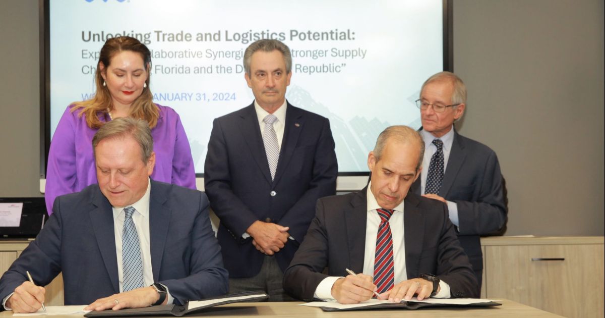 AMCHAMDR y el World Trade Center Miami WTCM Firman acuerdo para fortalecer relaciones comerciales Florida - RD