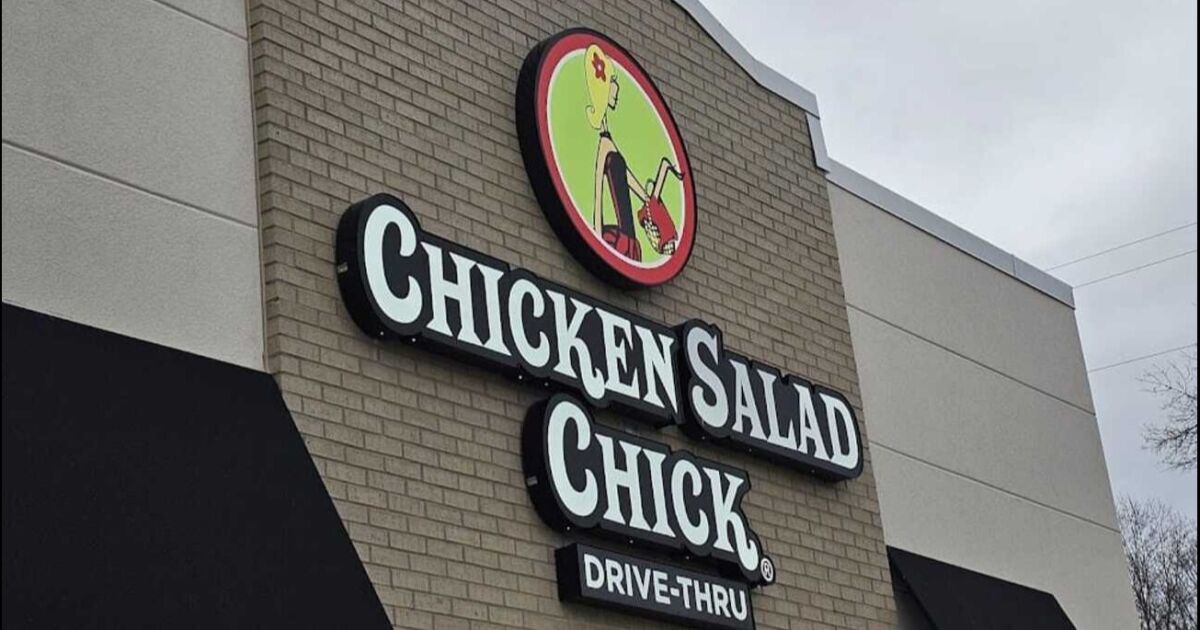 Chicken Salad Chick, con sede en Atlanta, ocupa el puesto número 3 en la lista de los 100 negocios más influyentes de Fast Casual de 2026