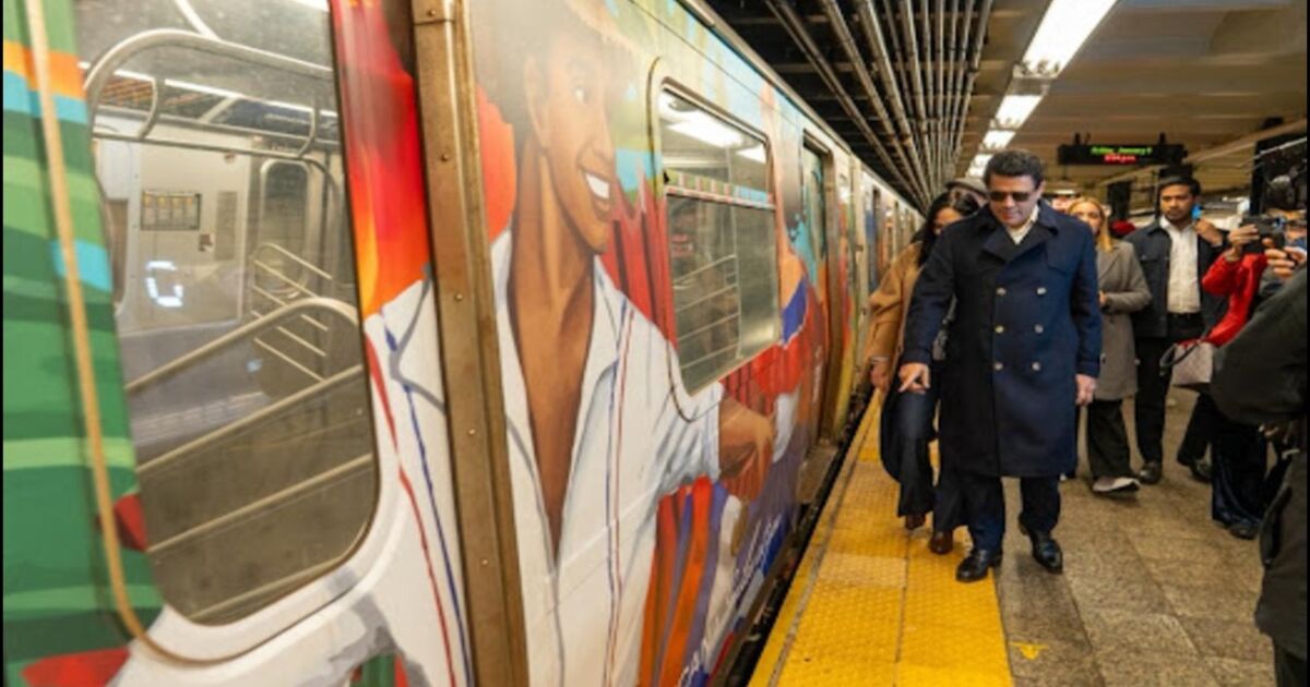 Ministro de Turismo lanza nueva ruta promocional en la Línea A del tren en Nueva York