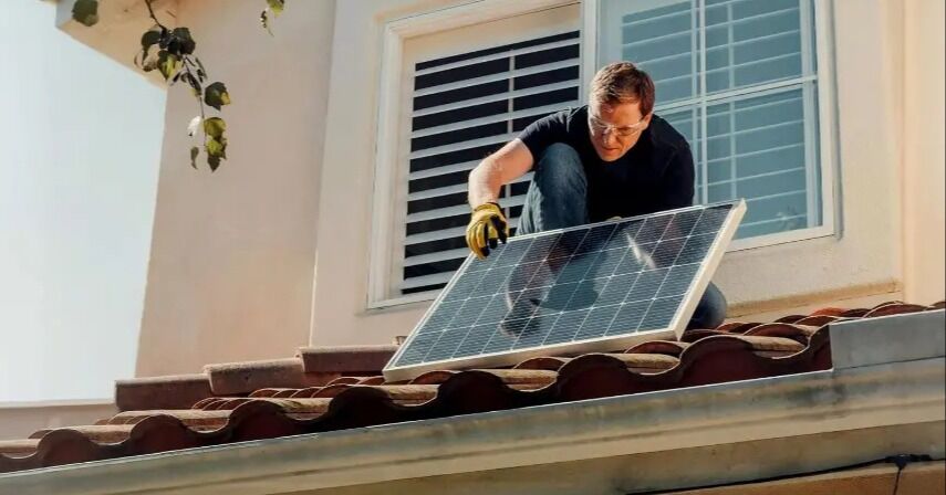 Paneles solares prometen ahorrar energía en las casas