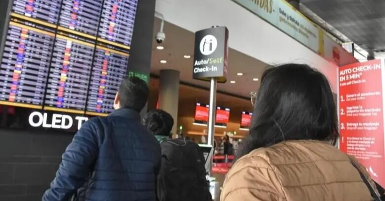 Colombia supera los 27 millones de pasajeros aéreos en 2025 pese a caída en turistas locales