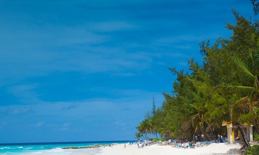 Teletrabajar un año desde el Caribe: Barbados ofrece un visado especial para impulsar el turismo ante la pandemia