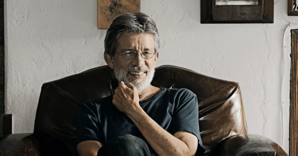 Colombiano Tomás González es el nuevo ganador del Premio Iberoamericano de Narrativa Manuel Rojas