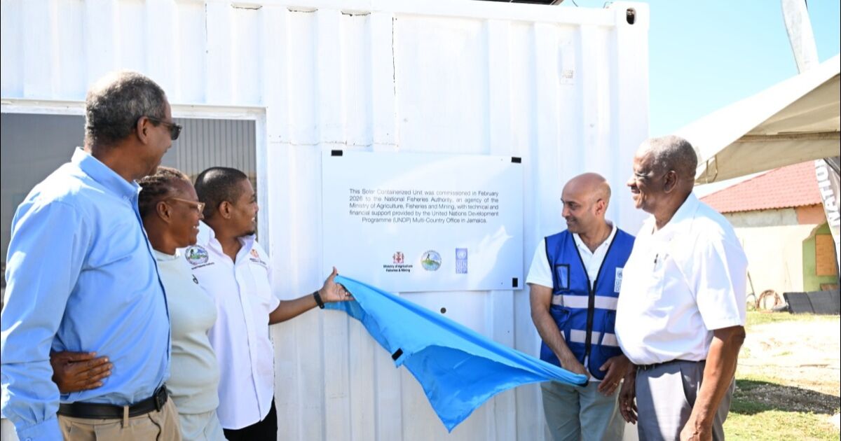 Pescadores de Parottee y Galleon se benefician de los centros de energía solar