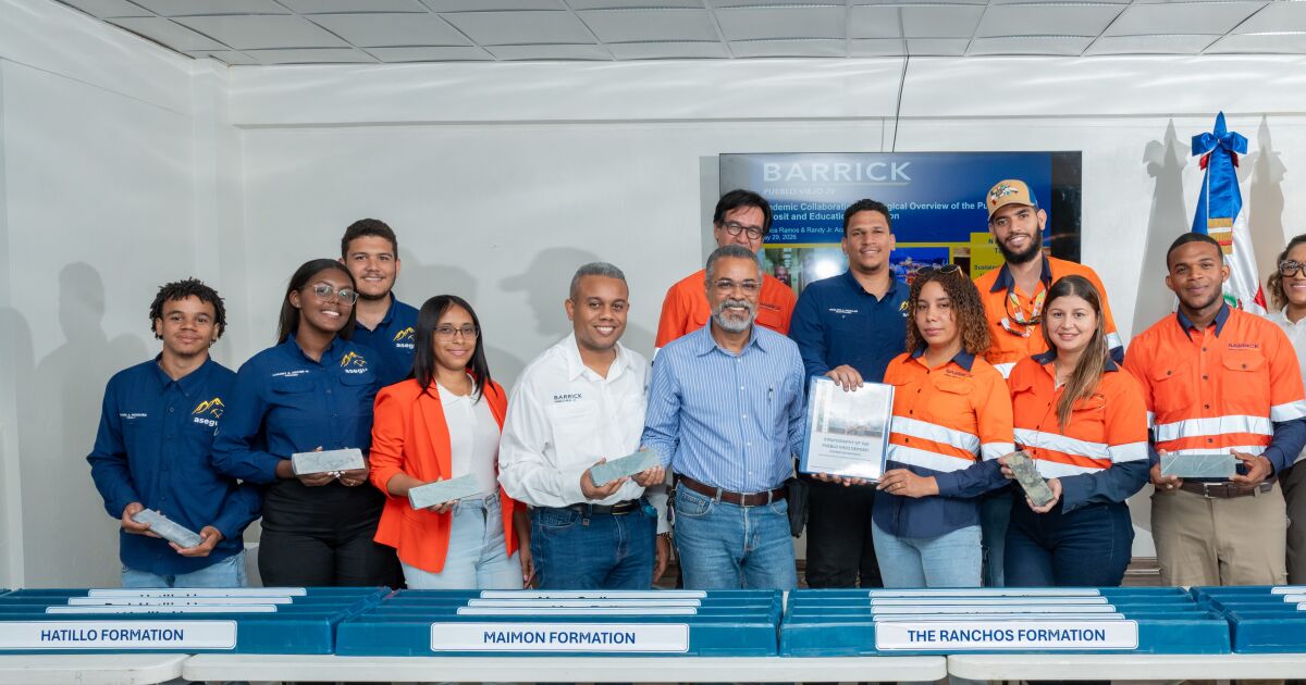 Barrick Pueblo Viejo fortalece formación práctica de estudiantes de Geología de UTECO con donación técnica especializada