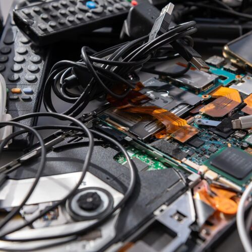 Auge de la IA dispara la generación de residuos electrónicos