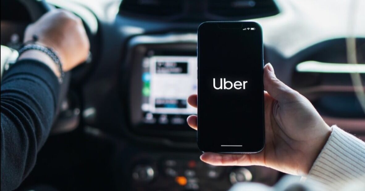 Uber y Baidu se alían para lanzar robotaxis en mercados globales