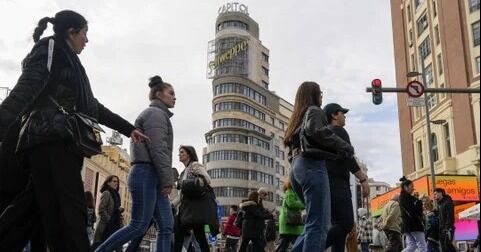 La elevada creación de empleo en España sitúa la tasa de paro en su nivel más bajo desde 2008
