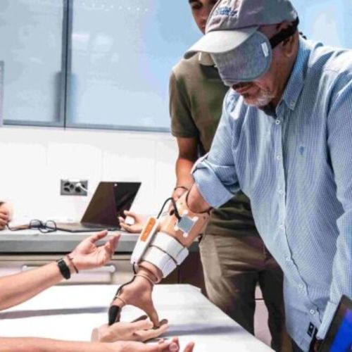 Crean una prótesis sensible a la temperatura para mejorar la destreza de los amputados