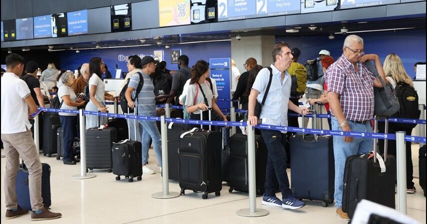 Crece oposición al anteproyecto de cobro a turistas en tránsito aeroportuario