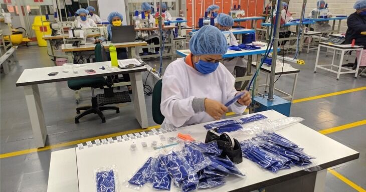 Altos costos y dispersión normativa limitan el desarrollo empresarial en Colombia