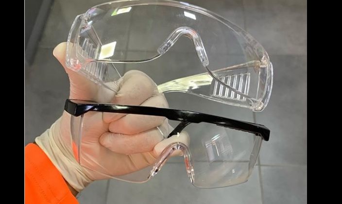 Donación de gafas plásticas desechables para protección ocular entregadas en el Hospital Materno Infantil San Lorenzo de los Minas.
