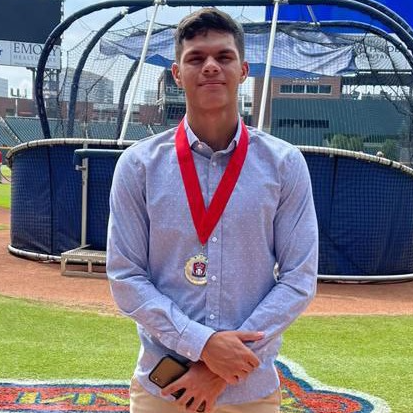 Los Bravos de Atlanta reconocen el talento de joven zuliano