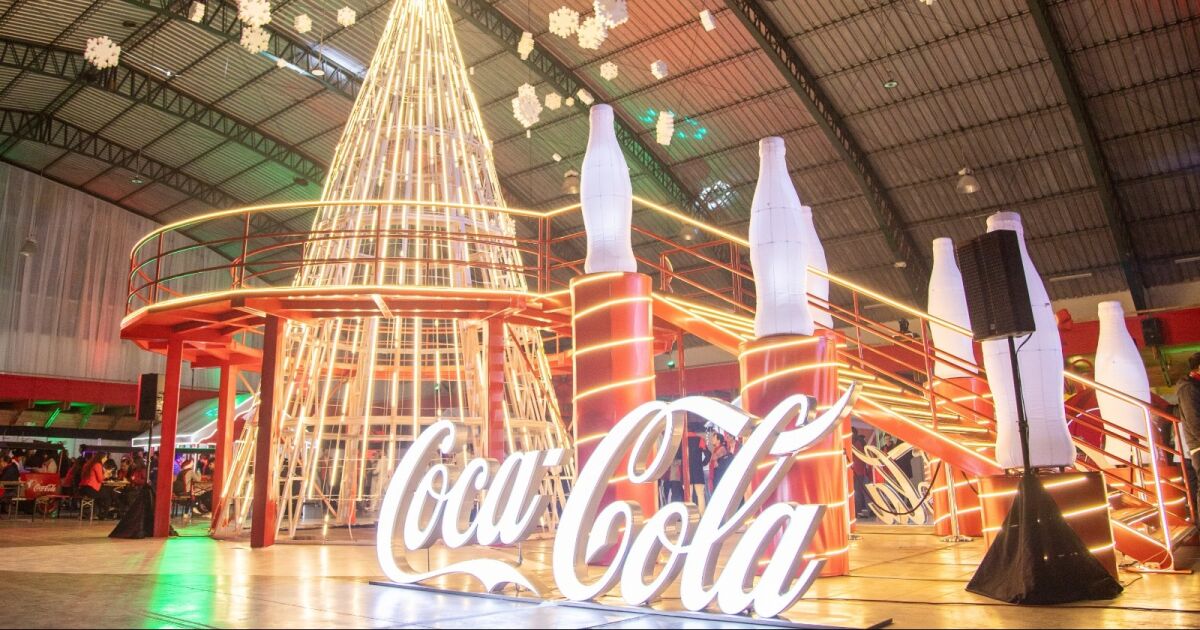 Coca-Cola Celebra la magia de la conexión humana y se propone inspirar actos de bondad esta Navidad