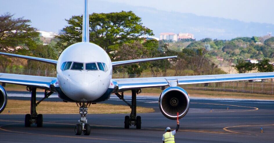 Llegada de turistas a Costa Rica por la vía aérea creció un 10% en enero
