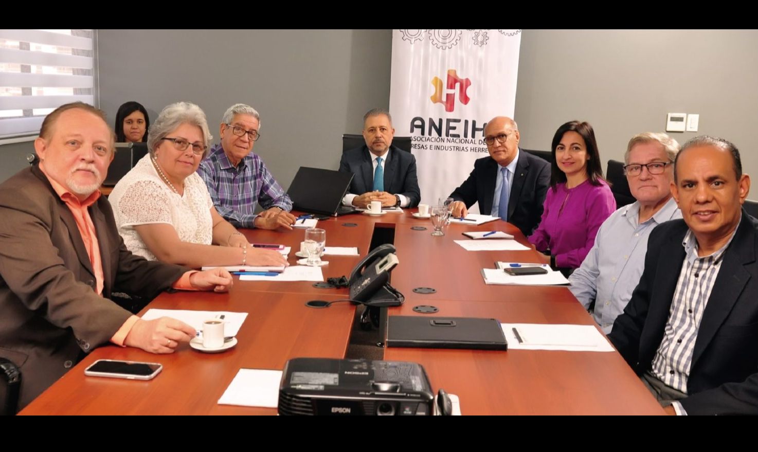 Asociación Herrera saluda renuncia de privilegios senadores
