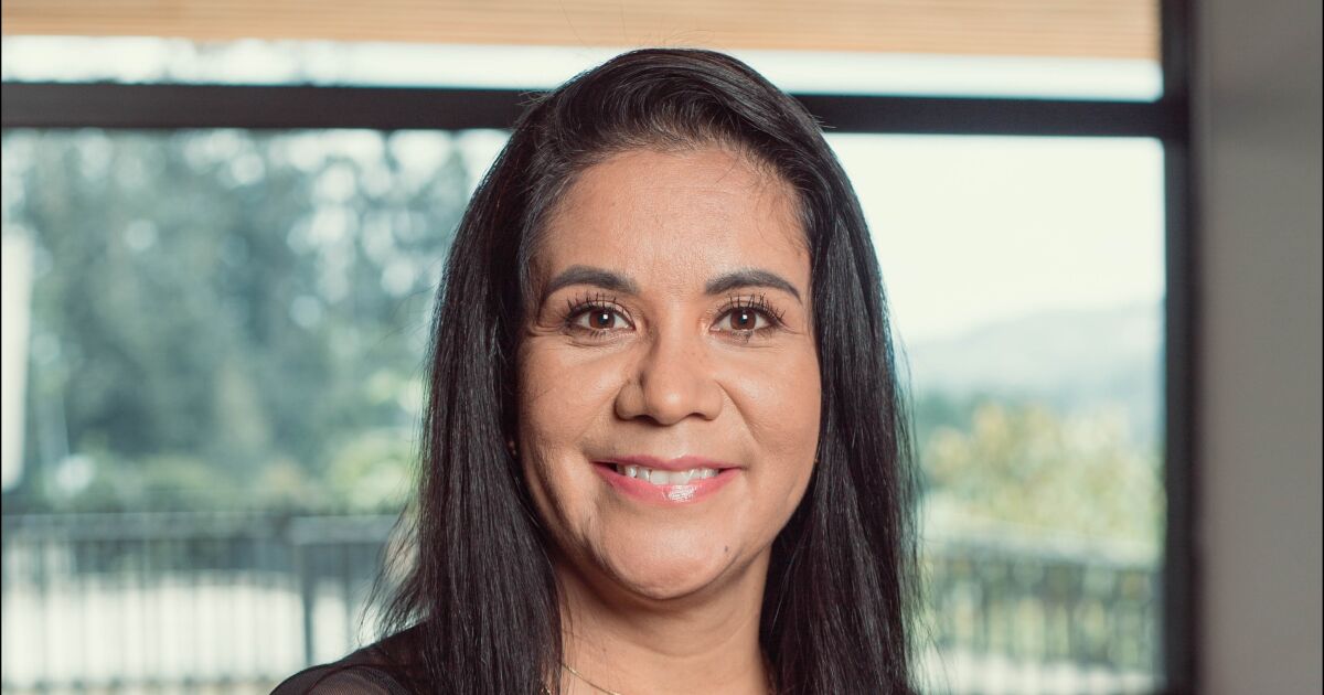 Liderazgo Transformador: Empoderando a Mujeres a través del Emprendimiento