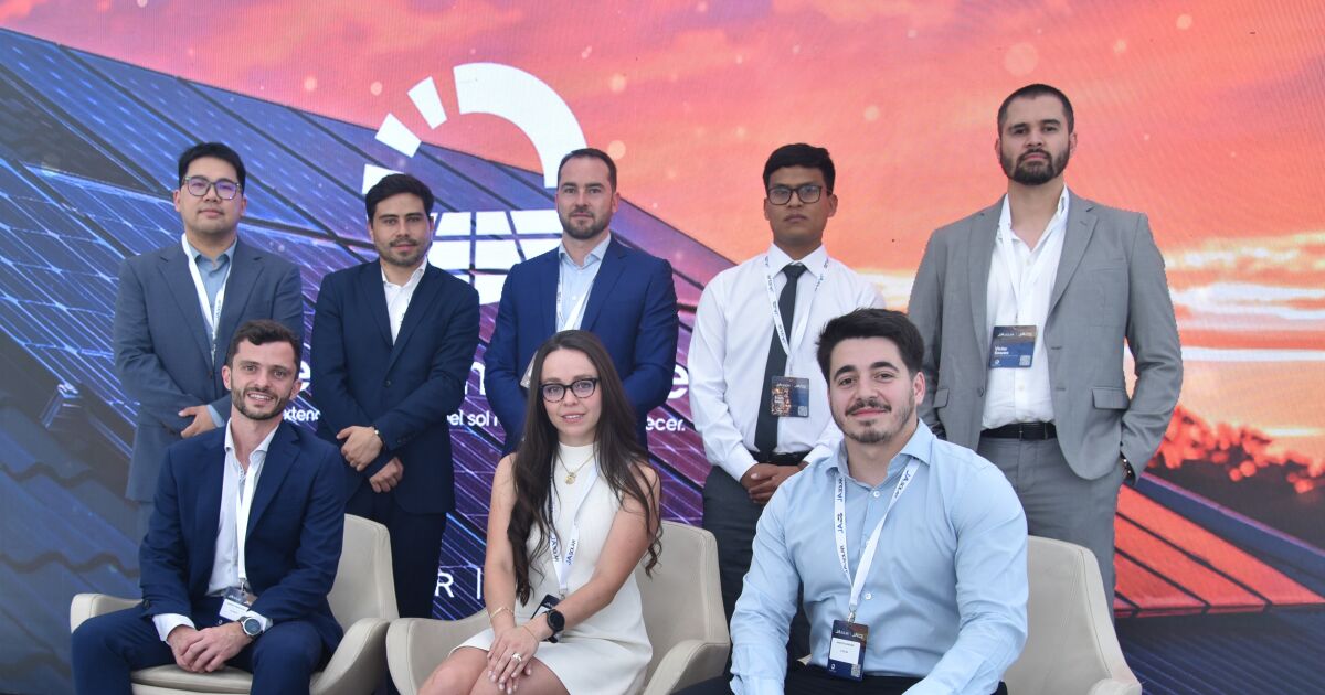 JA Solar aterriza en el mercado del almacenamiento y reúne a referentes de la energía en Chile