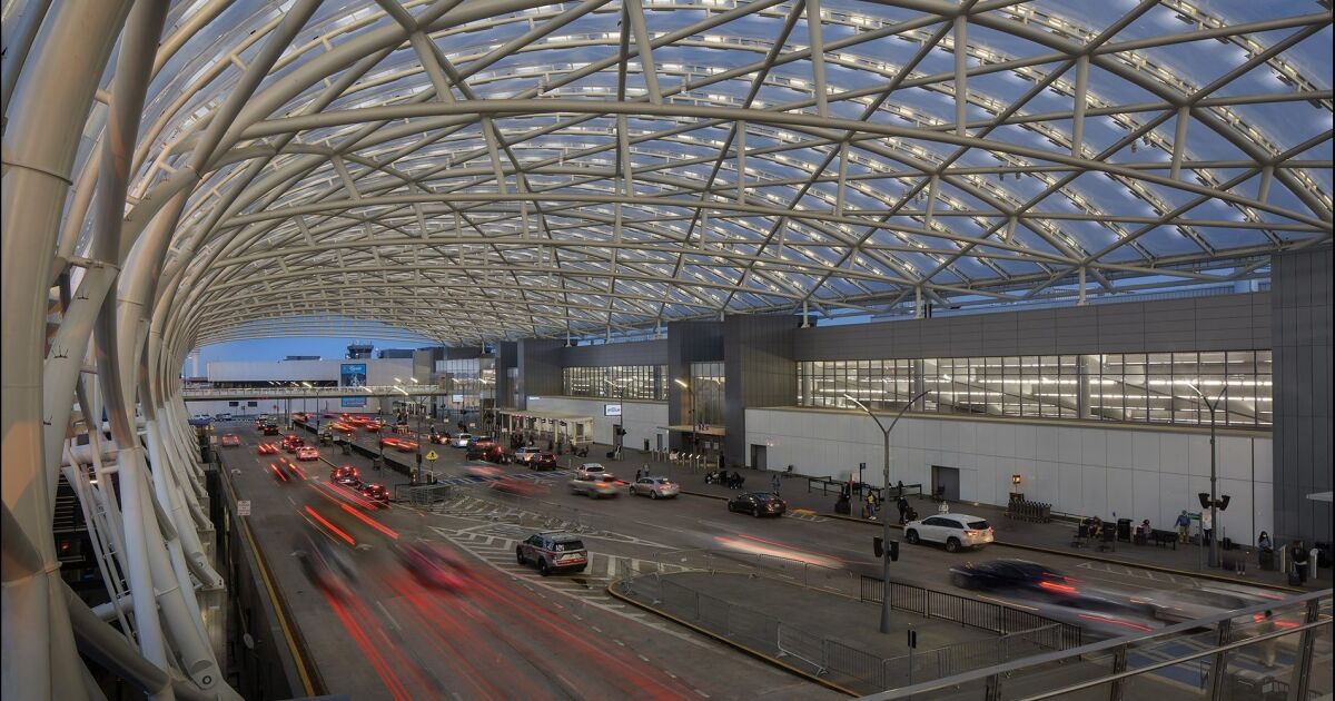 El aeropuerto de Atlanta añade casi 7.000 plazas de aparcamiento con la apertura de un nuevo aparcamiento de varios niveles