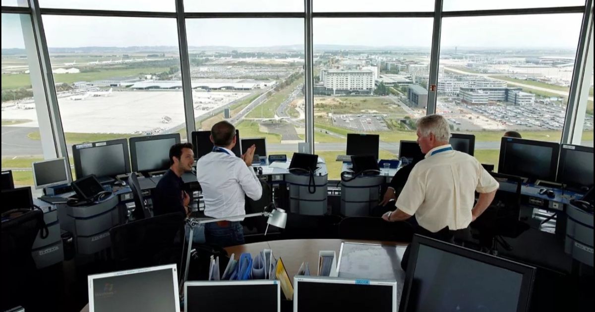 Implementa FAA nuevas reglas de descanso para controladores de tráfico aéreo