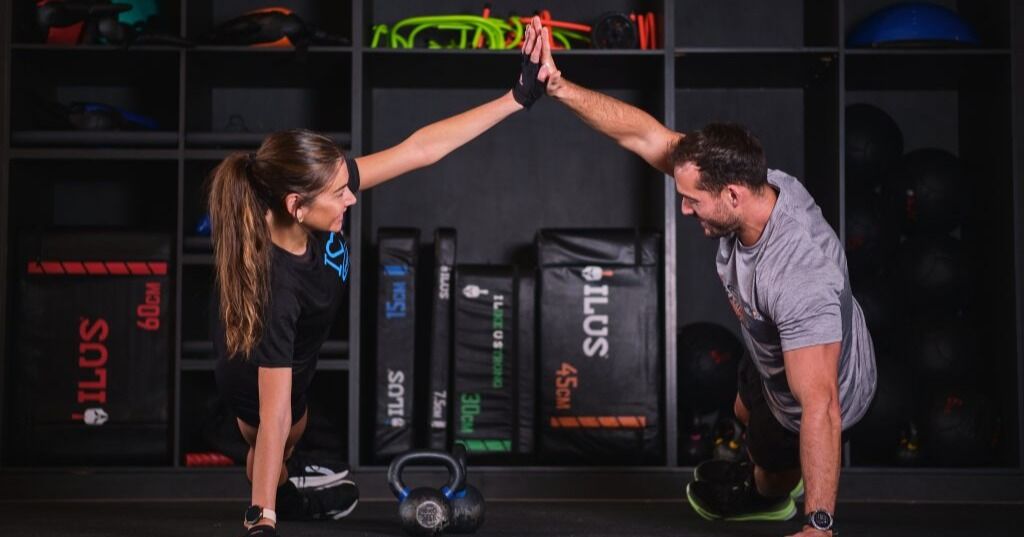 El gimnasio no sólo sirve para entrenar el cuerpo sino también para hacer amistades