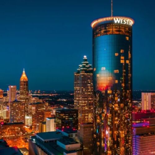 Portman adquiere el Westin Peachtree Plaza, la torre hotelera de Atlanta diseñada por el fundador de la firma