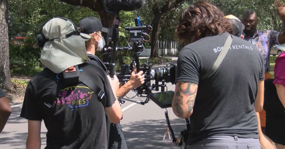 Georgia, conocida como el "Hollywood del Sur", es una ciudad que ofrece lugares emblemáticos de rodaje, recorridos turísticos y comida temática
