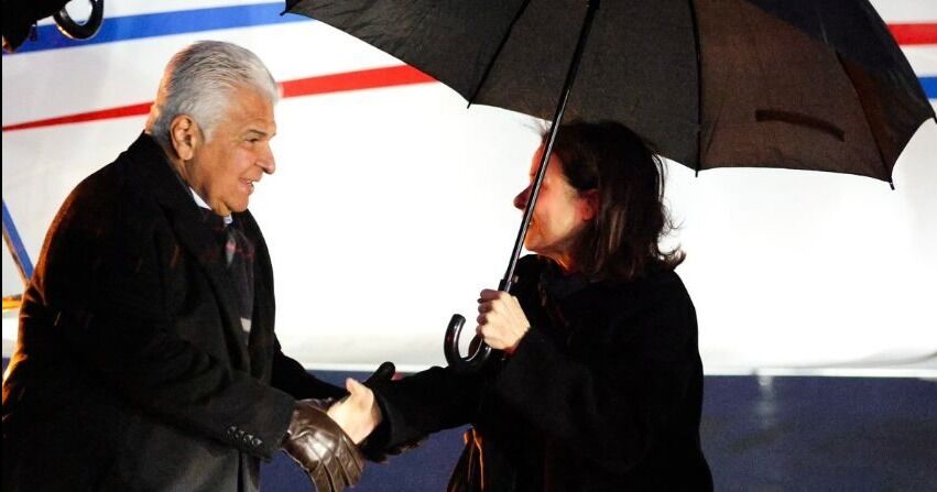Mulino llega a Oslo para acompañar a María Corina Machado al Nobel de la Paz